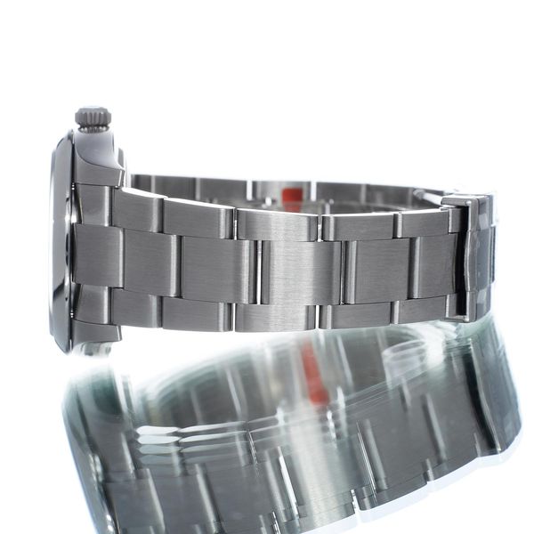 Rolex Oyster Perpetual 124200